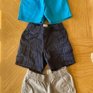 The children’s place shorts 12-24 M